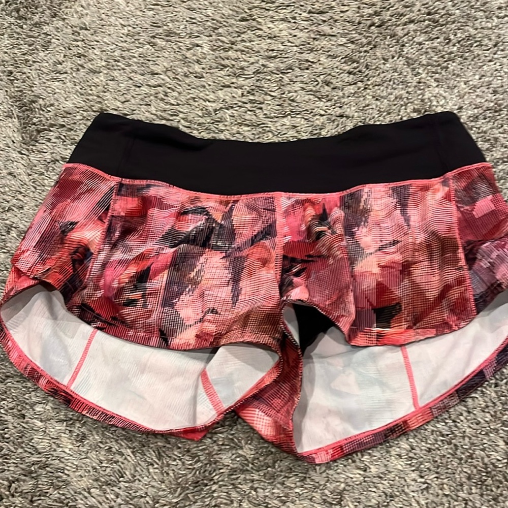 Lululemon shorts, size 4, 2.5inch, only warn twice, not longer sold in store